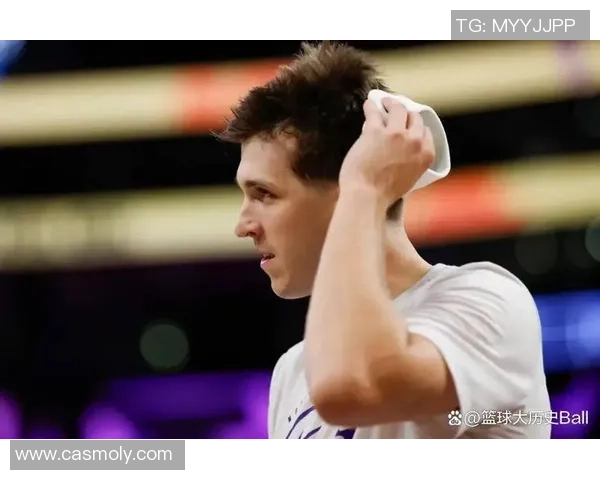 里夫斯本赛季表现亮眼生涯前四季场均得分稳步提升展现持续进步潜力